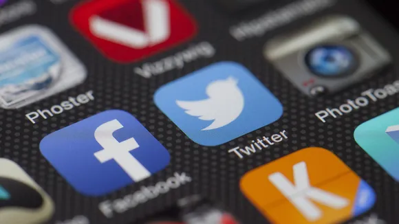 Social Media Facebook Twitter