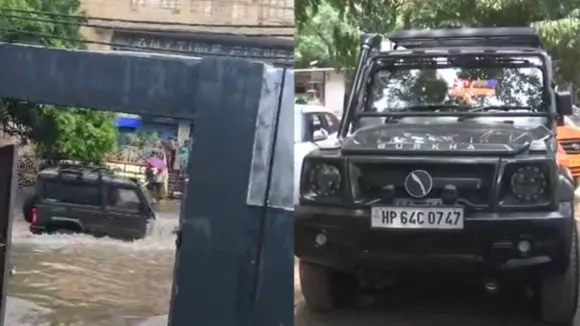 Delhi coaching incident Black SUV