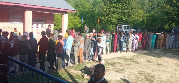 Voters in Kulgam, J&K, queue up in large numbers to cast their votes