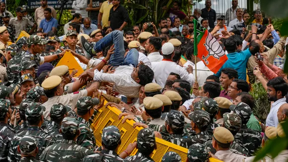 Delhi BJP protest against AAP