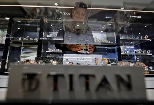 Titan Tanishq CaratLane Tata