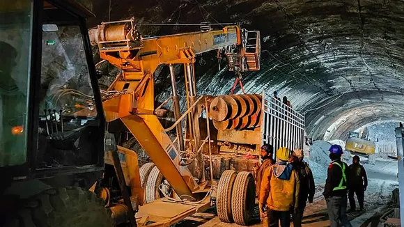 Uttarkashi Tunnel drilling.jpg