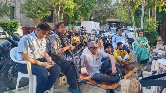 TMC leaders Derek O'Brien, Dola Sen, Sagarika Ghose, Vivek Gupta and others during their 'dharna' after they met with Election Commission of India (ECI) on Monday, in New Delhi