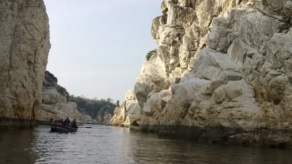 Narmada valley in  Madhya Pradesh.jpg