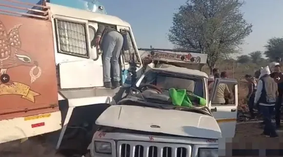 Sikar SUV-Truck collision