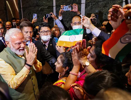 Narendra Modi addressing indian americans.jpg