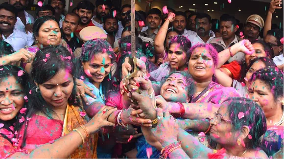 BRS MLC K Kavitha with party workers celebrates the introduction of Women's Reservation Bill, in Hyderabad
