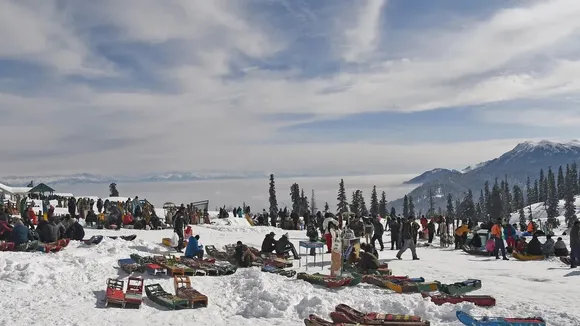 Kashmir Gulmarg snowfall dev 7.jpg