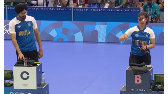 Manu Bhaker and Sarabjot Singh (2)