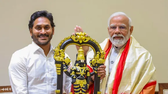 Prime Minister Narendra Modi with Andhra Pradesh Chief Minister Y.S. Jagan Mohan Reddy during a meeting, in New Delhi