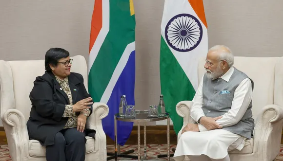 Dr Himla Soodyall with narendra modi.jpg
