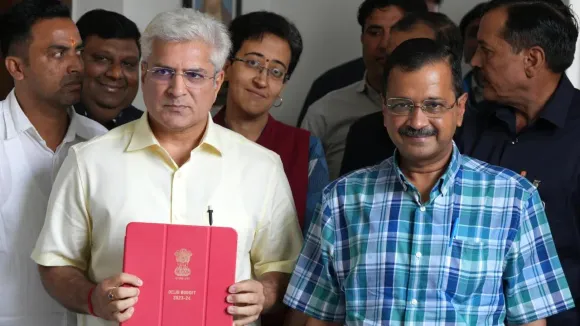 Kailash Gehlot with Arvind Kejriwal