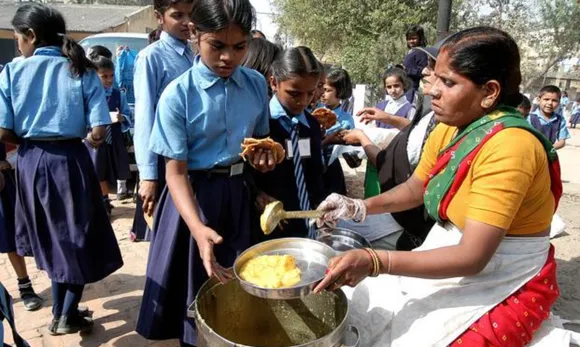 Mid day meal telangana.jpg
