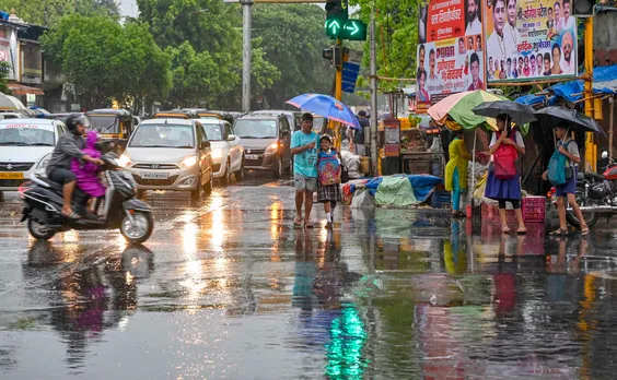 Weather Unseasonal Rains in Mumbai