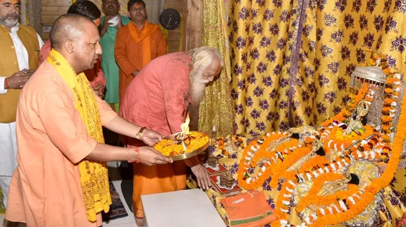 CM Yogi offers prayers at Hanumangarhi and to Ramlala in Ayodhya