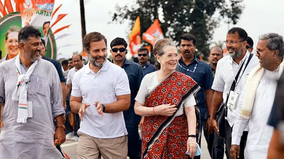 Siddaramaiah Sonia Gandhi Rahul Gandhi D K Shivakumar