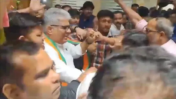 bhupender yadav manhandled in jabalpur