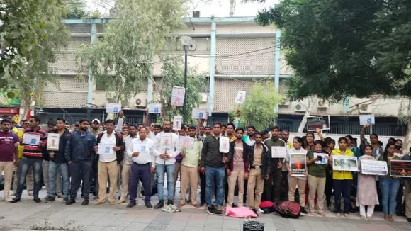 Hundreds of terminated Civil Defence Volunteers from Delhi staging a protest near the Delhi Secretariat for over 10 days