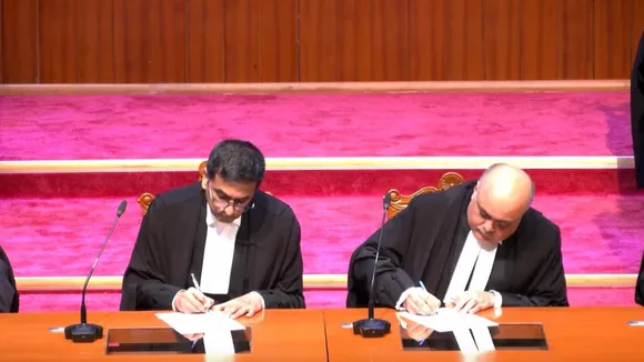 CJI DY Chandrachud and Justice Ahsanuddin Amanullah