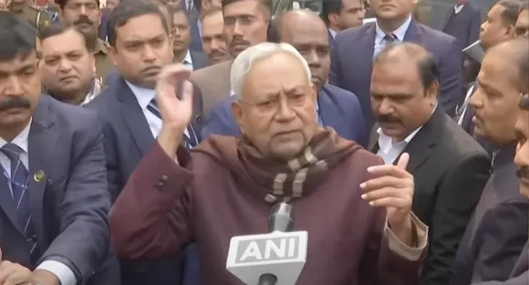 Nitish Kumar resigns