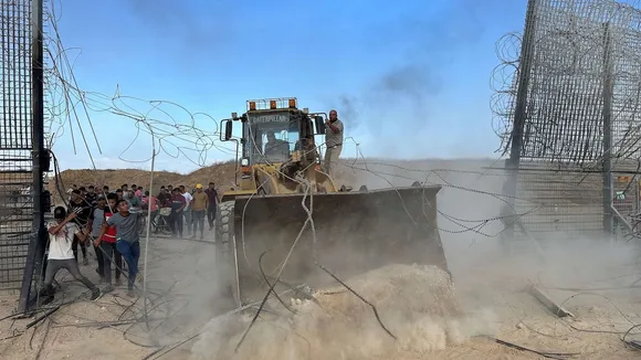 Hamas operatives breaking Israel borders