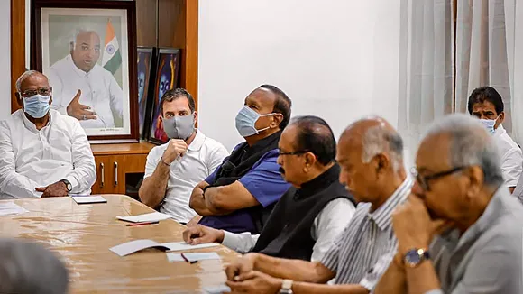 Opposition leaders meet at Mallikarjun Kharge's residence