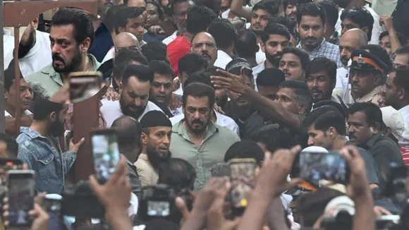 Superstar Salman Khan on Sunday paid homage to close friend Baba Siddique at the late NCP leader's house in Bandra