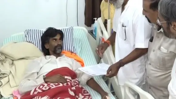  Manoj Jarange Hospital.jpg