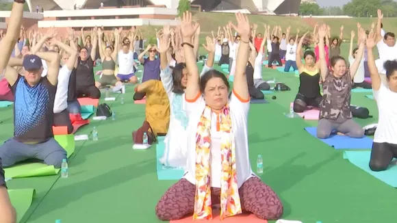Meenakashi Lekhi Yoga.jpg