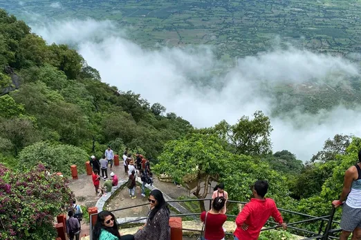 tourists MOUNT ABU.jpg