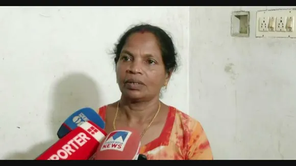 P O Sathi Amma Oommen Chandy
