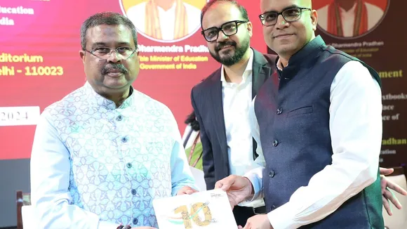 Dharmendra Pradhan (left) at the signing of Letter of Engagement between NCERT and Amazon
