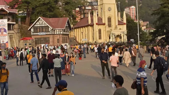 Shimla tourists overcrowding.jpg
