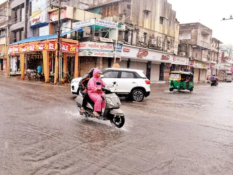 Heavy Rain Ahmedabad Gujarat