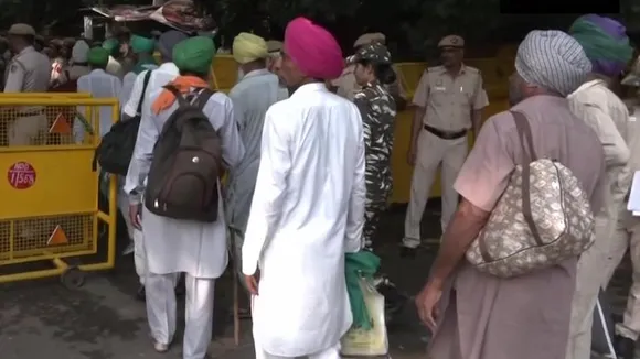 Farmers start reaching Delhi for Mahapanchayat
