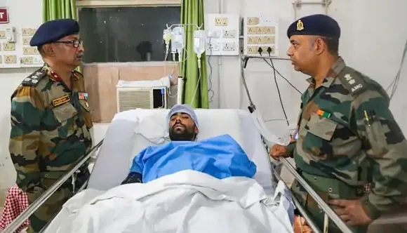 Pakistani terrorists being treated by Indian army at Rajouri military hospital (File photo)