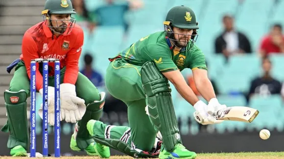 Rilee Rossouw in action