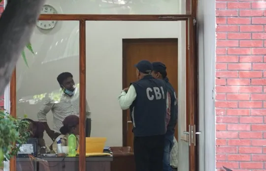 CBI officials at Manish Sisodia's residence