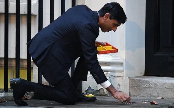 Rishi Sunak lighting diya on 10 Downing Street