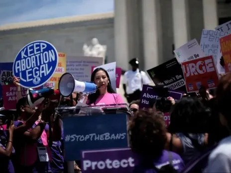 Thousands are protesting in US for their healthcare and right to Abortion 