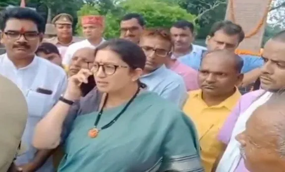 Amethi lekhpal, who failed to recognise Smriti Irani over phone, faces probe