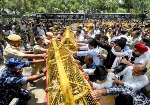 Congress leaders protesting in new Delhi