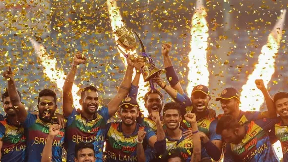 Sri Lankan team with Asia Cup on Sunday