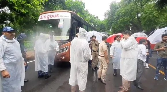 Congress workers outside AICC headquarters