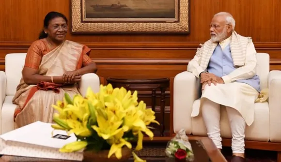 Droupadi Murmu with PM Modi (Image tweeted by PIB India)