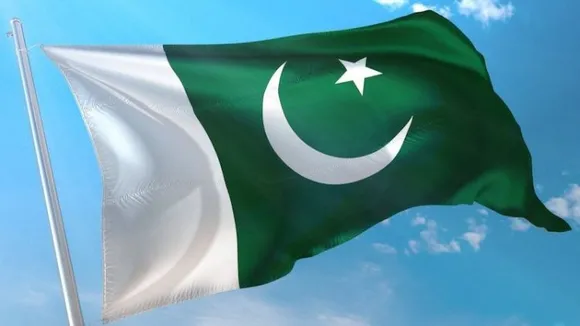 Ayodhya priest tries to burn Pakistan flag, police intervenes