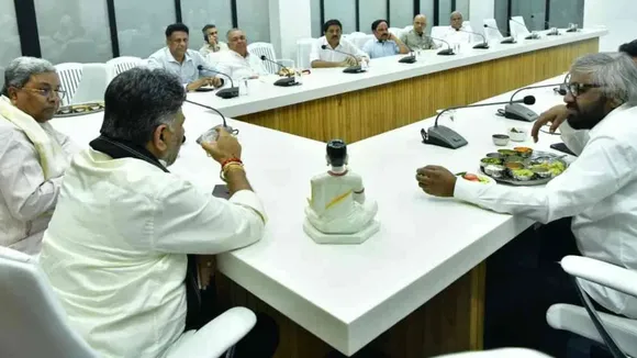 Siddaramaiah dinner meeting