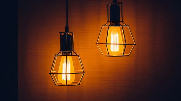 ಮತ್ತೊಂದು ಕರೆಂಟ್ ಶಾಕ್‌!; ಹಗಲಿಗೊಂದು ವಿದ್ಯುತ್ ದರ, ರಾತ್ರಿಗೊಂದು ದರ ನಿಗದಿ ಮಾಡಲು ಮುಂದಾದ ಸರ್ಕಾರ