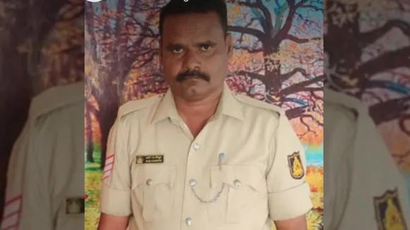 ಮರಳು ದಂಧೆಕೋರರ ಅಟ್ಟಹಾಸಕ್ಕೆ ಹೆಡ್ ಕಾನ್ಸ್‌ಟೇಬಲ್‌ ಬಲಿ; ಟ್ರ್ಯಾಕ್ಟರ್​ ಹತ್ತಿಸಿ ಎಸ್ಕೇಪ್ ಆದ ದುಷ್ಕರ್ಮಿಗಳು