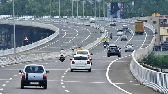 ಮೈಸೂರು-ಬೆಂಗಳೂರು ದಶಪಥ ಸಂಚಾರಿಗಳೇ.. ಇಂದಿನಿಂದ ಬೈಕ್‌, ಆಟೋ, ಟ್ರ್ಯಾಕ್ಟರ್‌ ಸಂಚಾರಕ್ಕೆ ಬ್ರೇಕ್‌